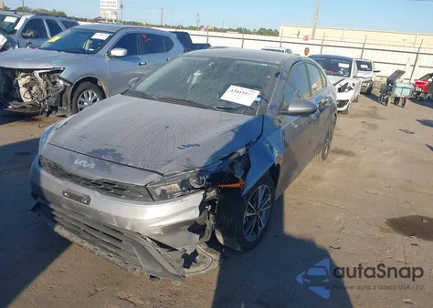 2023 Kia Forte Lxs z USA, uszkodzony, nr VIN 3KPF24AD8PE566700